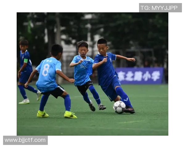 足球明星成长之路青训年龄对职业生涯的影响与启示